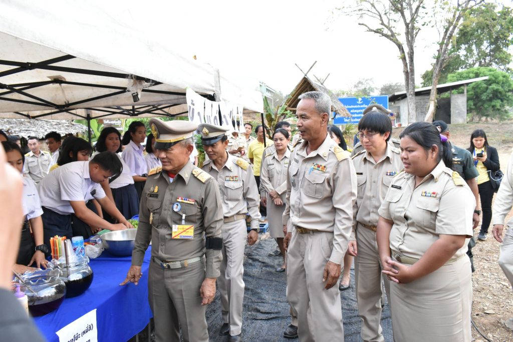 สถาบันเทคโนโลยีปทุมวันร่วมต้อนรับองคมนตรี ณ โรงเรียนศรีสวัสดิ์พิทยาคม กาญจนบุรี