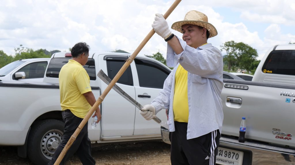 โครงการศาสตร์พระราชา  หนึ่งคน หนึ่งต้น บนแผ่นดินพ่อ