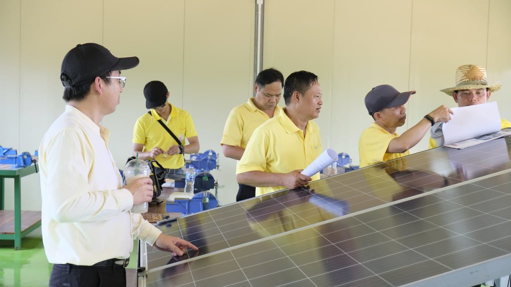 โครงการศาสตร์พระราชา  หนึ่งคน หนึ่งต้น บนแผ่นดินพ่อ