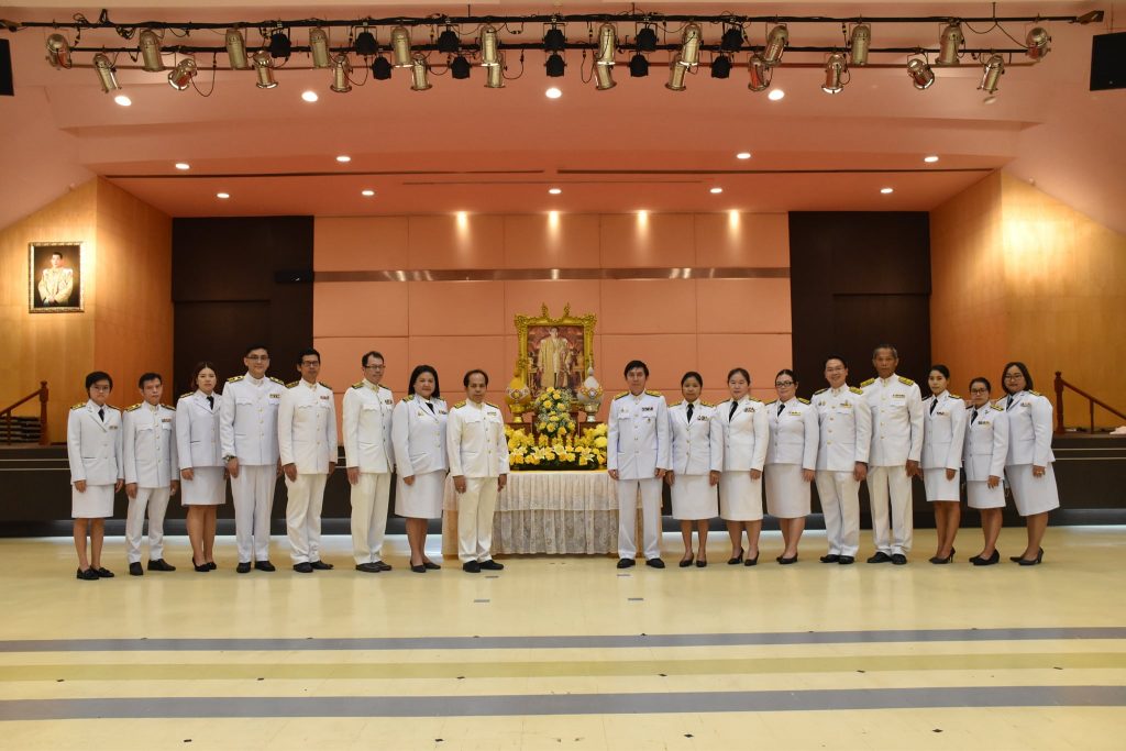 ภาพกิจกรรมพิธีบำเพ็ญกุศลและพิธีน้อมรำลึกเนื่องในวันคล้ายวันสวรรคตพระบาทสมเด็จพระบรมชนกาธิเบศร มหาภูมิพลอดุลยเดชมหาราช บรมนาถบพิตร (รัชกาลที่ 9)