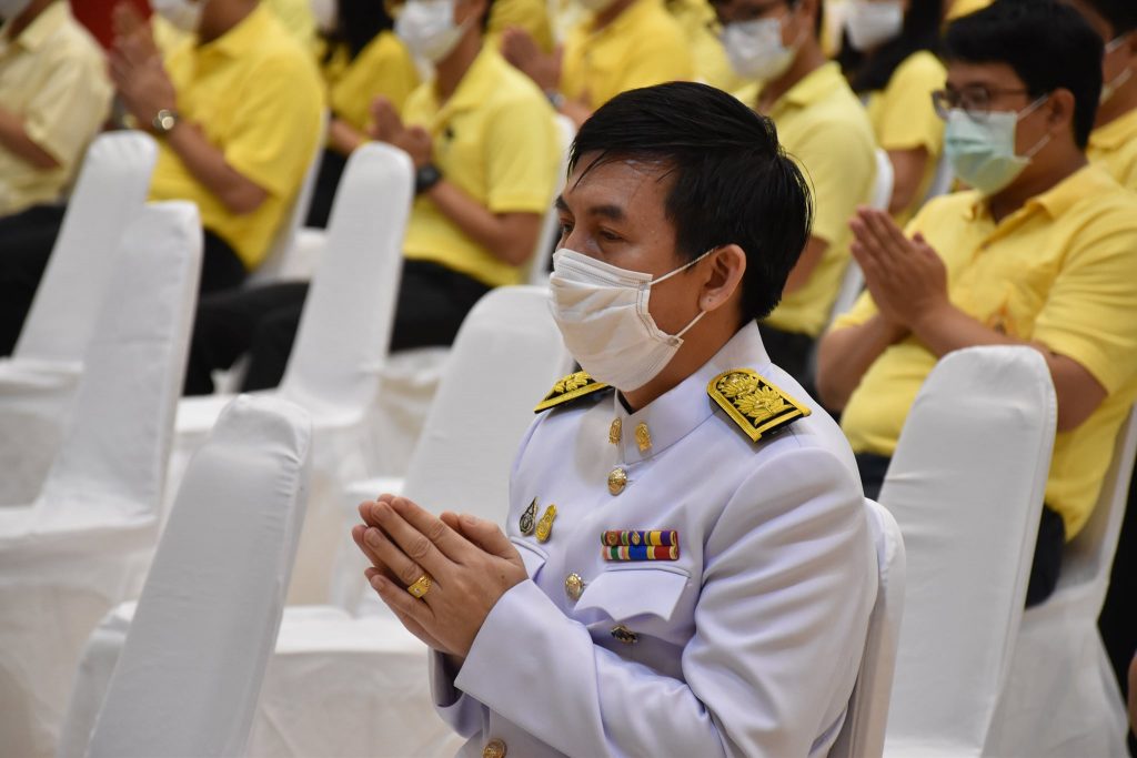 ภาพกิจกรรมพิธีบำเพ็ญกุศลและพิธีน้อมรำลึกเนื่องในวันคล้ายวันสวรรคตพระบาทสมเด็จพระบรมชนกาธิเบศร มหาภูมิพลอดุลยเดชมหาราช บรมนาถบพิตร (รัชกาลที่ 9)