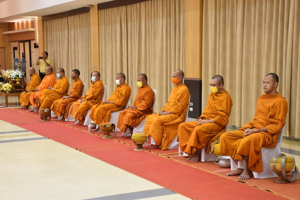 ภาพกิจกรรมพิธีบำเพ็ญกุศลและพิธีน้อมรำลึกเนื่องในวันคล้ายวันสวรรคตพระบาทสมเด็จพระบรมชนกาธิเบศร มหาภูมิพลอดุลยเดชมหาราช บรมนาถบพิตร (รัชกาลที่ 9)