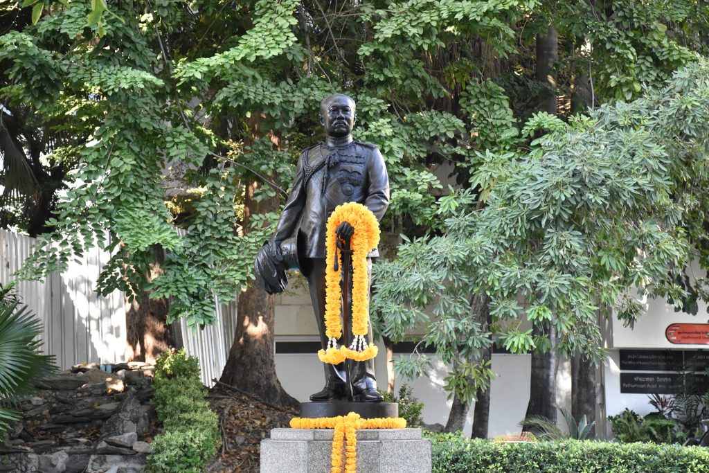 พิธีวางพวงมาลาสมเด็จพระเจ้าบรมวงศ์เธอกรมพระสวัสดิวัดนวิศิษฎ์