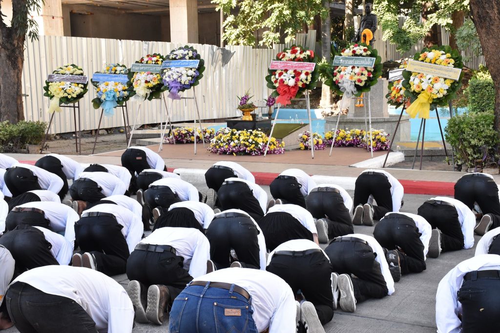 พิธีวางพวงมาลาสมเด็จพระเจ้าบรมวงศ์เธอกรมพระสวัสดิวัดนวิศิษฎ์