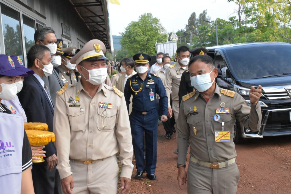 องคมนตรีเปิดอาคารปฏิบัติการฐานสมรรถนะวิชาชีพ ศูนย์การเรียนกาญจบุรี สถาบันเทคโนโลยีปทุมวัน