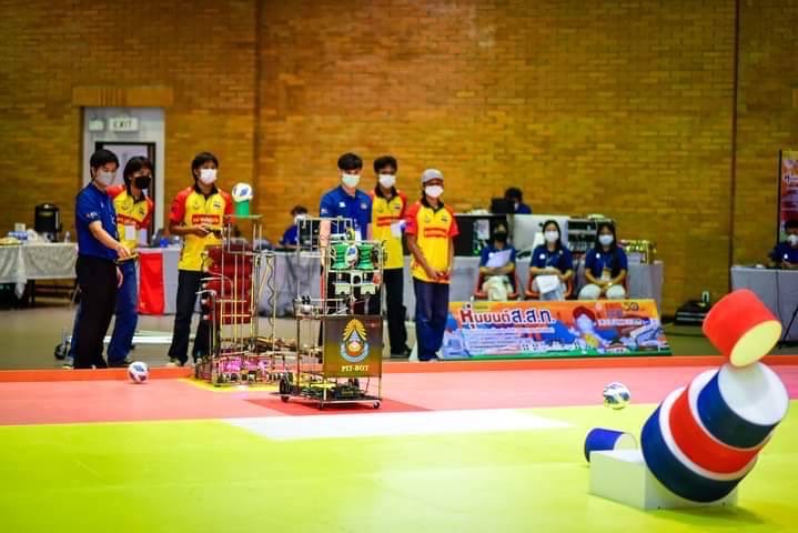 ทีมปทุมวัน ผ่านเข้ารอบคัดเลือกการแข่งขันหุ่นยนต์ ส.ส.ท. 2565