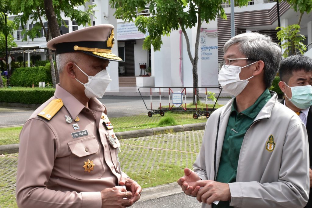 กองทัพเรือ ร่วมกับ สทป. ตั้งจุดบริการพื่อช่วยเหลือบรรเทาความเดือดร้อนของประชาชน