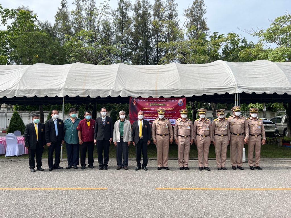 กองทัพเรือ ร่วมกับ สทป. ตั้งจุดบริการพื่อช่วยเหลือบรรเทาความเดือดร้อนของประชาชน