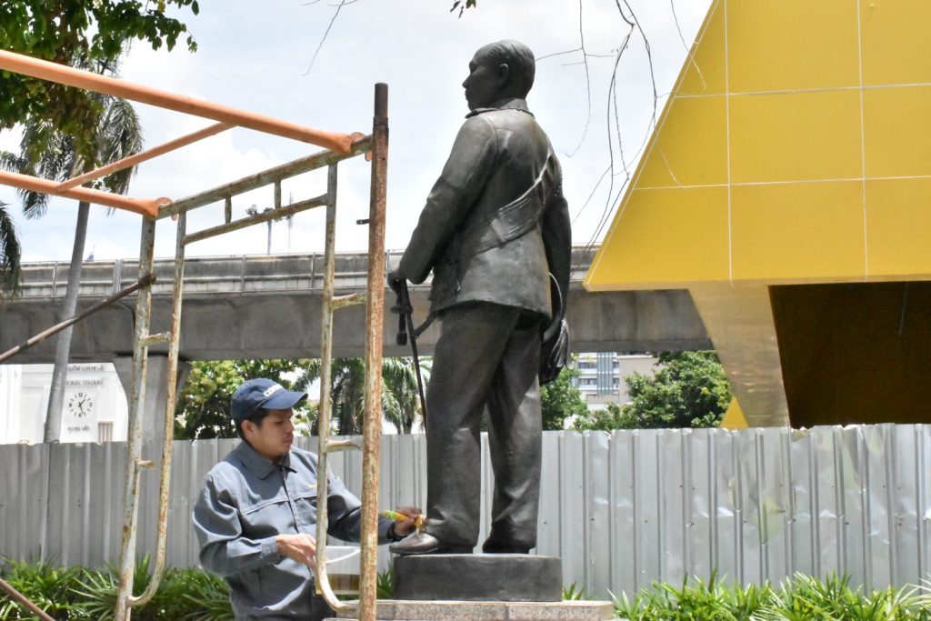 กรมศิลปากรบูรณะอนุสาวรีย์และรูปปั้นบุคคลสำคัญ สทป.เตรียมงานวันสถาปนาและพิธีรับปริญญา 2566