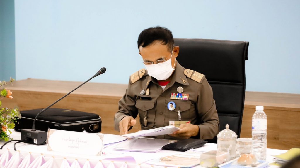 องคมนตรี ร่วมประชุมโครงการกองทุนการศึกษาและโรงเรียนเครือข่ายฯ กาญจนบุรีและสุพรรณบุรี