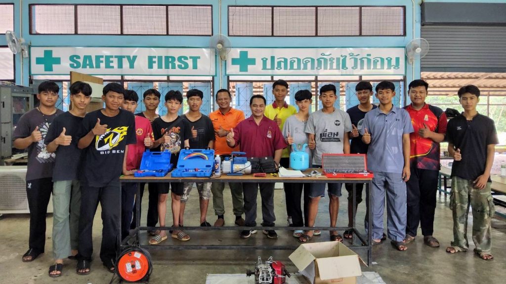 สทป.จัดอบรมช่างเทคนิคไฟฟ้า ในโครงการโรงเรียนพี่เลี้ยง 2566