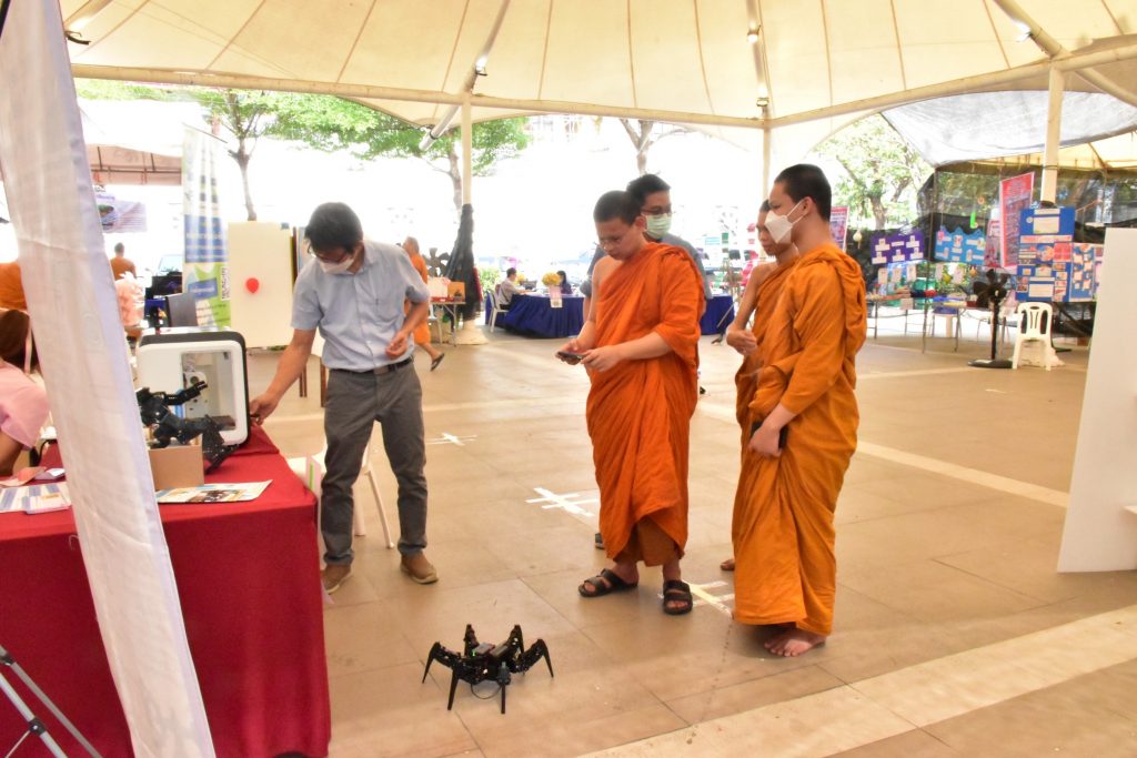 คณะวิทยาศาสตร์ฯ เข้าร่วมงานวันสถาปนาครบรอบ 29 ปีโรงเรียนพระปริยัติธรรมวัดธรรมมงคล