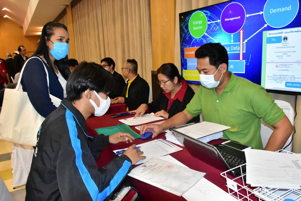 ศ.ดร.ศุภชัย ปทุมนากุล รองปลัดอว. เป็นประธานเปิดงานปทุมวันโมเดล “มีงานทำ มีรายได้ มีวุฒิ มีอนาคต”