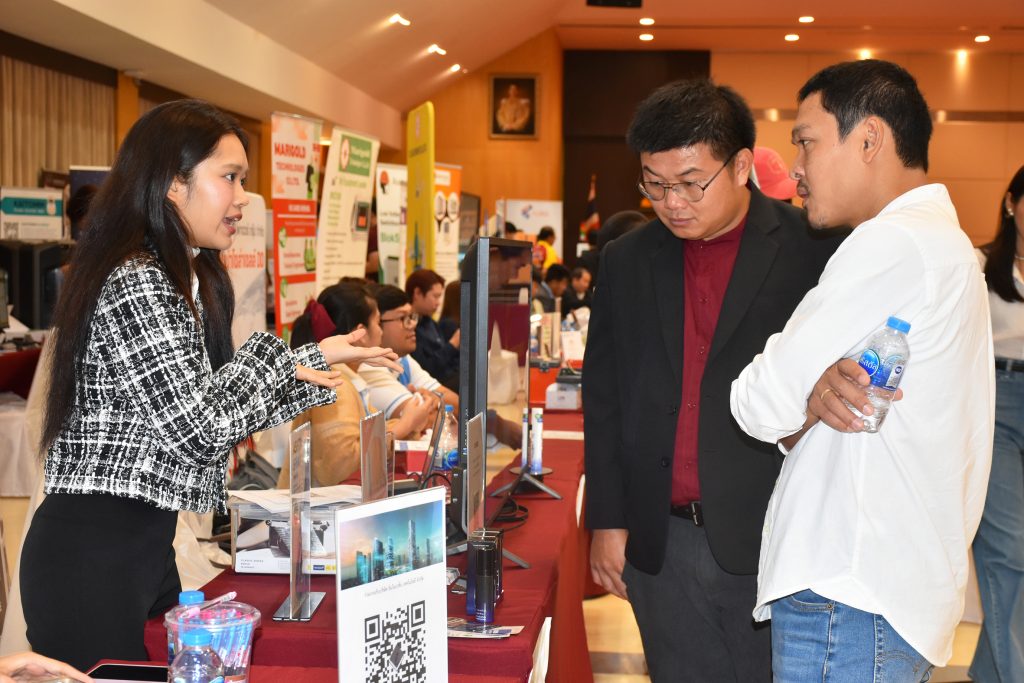 ศ.ดร.ศุภชัย ปทุมนากุล รองปลัดอว. เป็นประธานเปิดงานปทุมวันโมเดล “มีงานทำ มีรายได้ มีวุฒิ มีอนาคต”