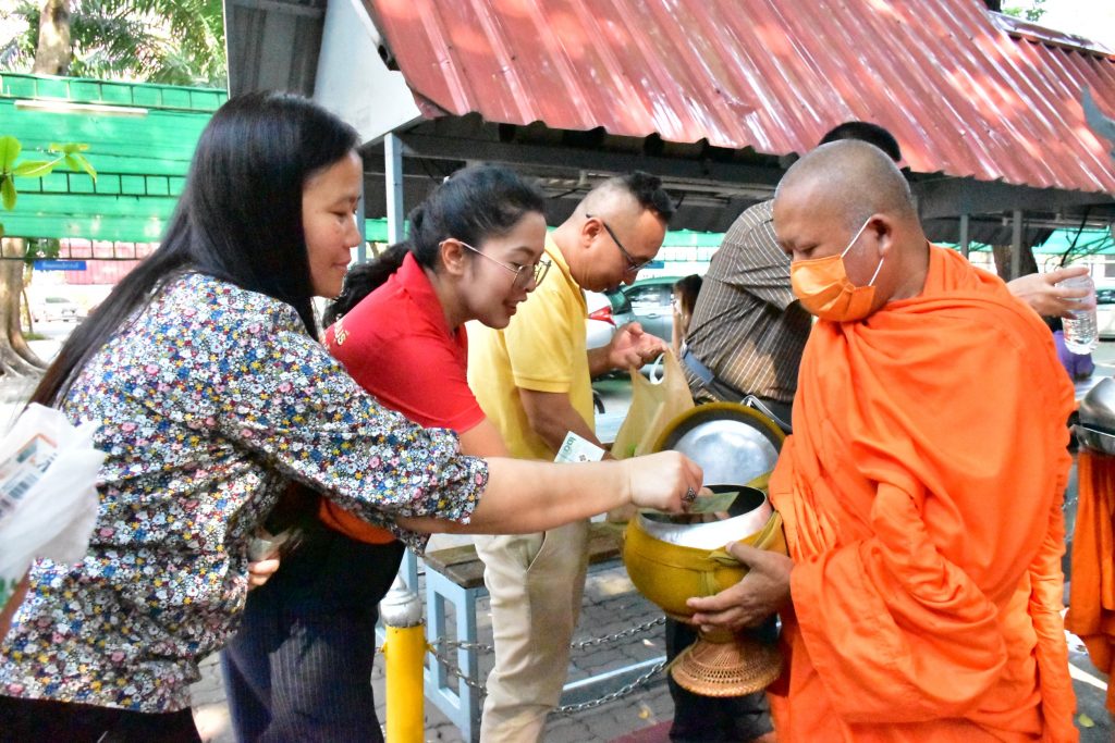 วิศวฯจัดกิจกรรมตักบาตรแด่พระภิกษุสงฆ์ ประจำเดือนมีนาคม67