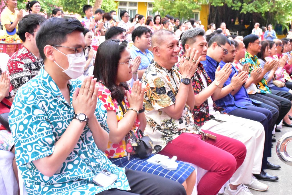 สทป. สืบสานวัฒนธรรมไทย จัดกิจกรรมมุทิตาจิตและรดน้ำขอพรอดีตอาจารย์อาวุโสและผู้สูงอายุ 2567