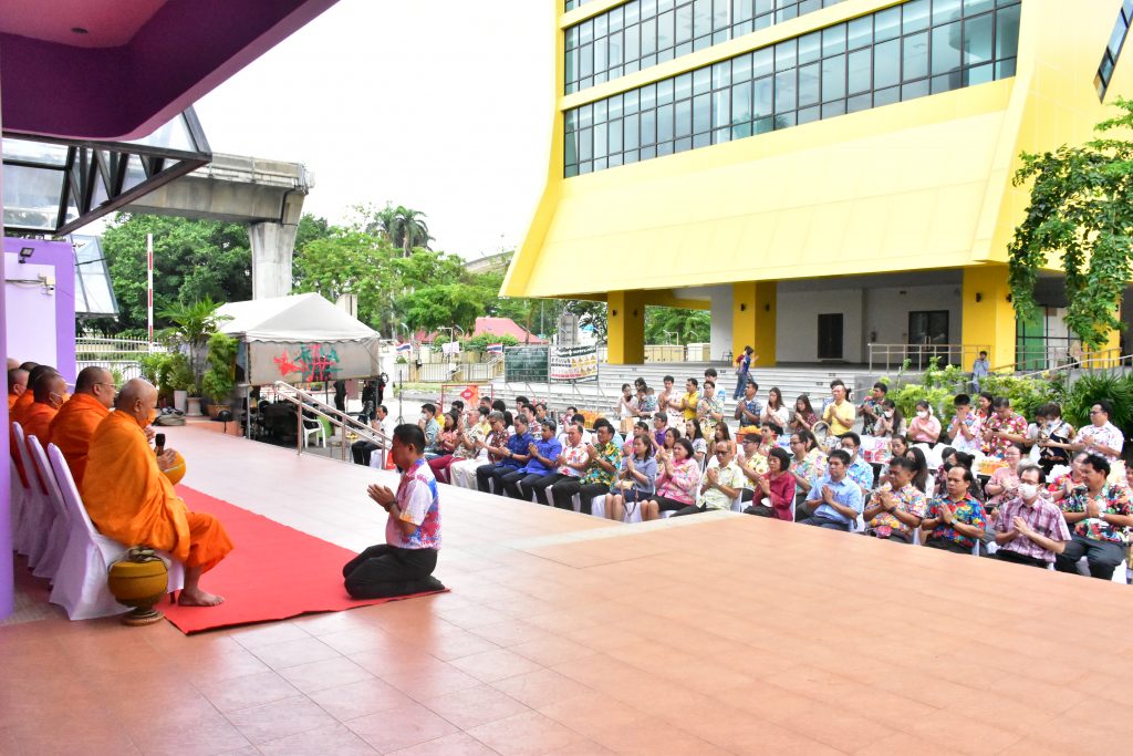 สทป. สืบสานวัฒนธรรมไทย จัดกิจกรรมมุทิตาจิตและรดน้ำขอพรอดีตอาจารย์อาวุโสและผู้สูงอายุ 2567