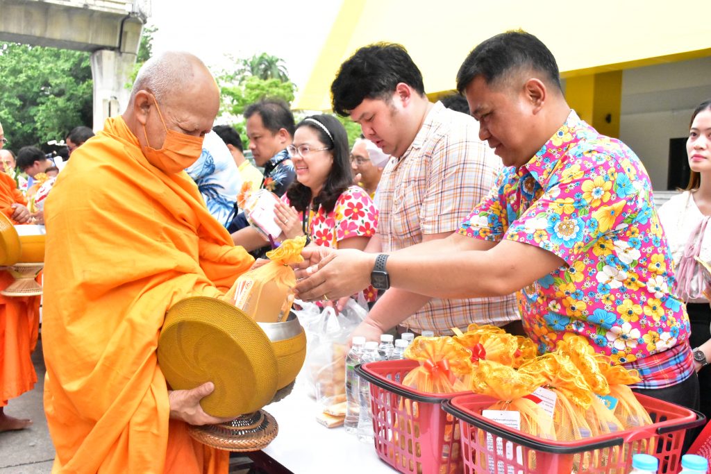 สทป. สืบสานวัฒนธรรมไทย จัดกิจกรรมมุทิตาจิตและรดน้ำขอพรอดีตอาจารย์อาวุโสและผู้สูงอายุ 2567