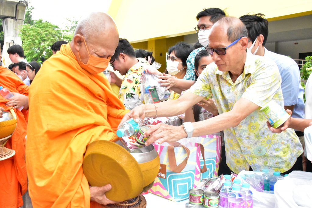 สทป. สืบสานวัฒนธรรมไทย จัดกิจกรรมมุทิตาจิตและรดน้ำขอพรอดีตอาจารย์อาวุโสและผู้สูงอายุ 2567