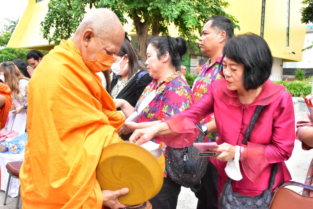 สทป. สืบสานวัฒนธรรมไทย จัดกิจกรรมมุทิตาจิตและรดน้ำขอพรอดีตอาจารย์อาวุโสและผู้สูงอายุ 2567