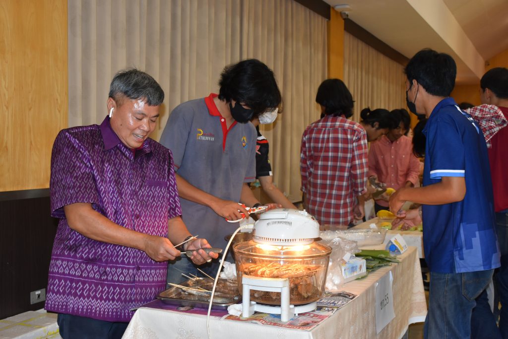 สทป. สืบสานวัฒนธรรมไทย จัดกิจกรรมมุทิตาจิตและรดน้ำขอพรอดีตอาจารย์อาวุโสและผู้สูงอายุ 2567