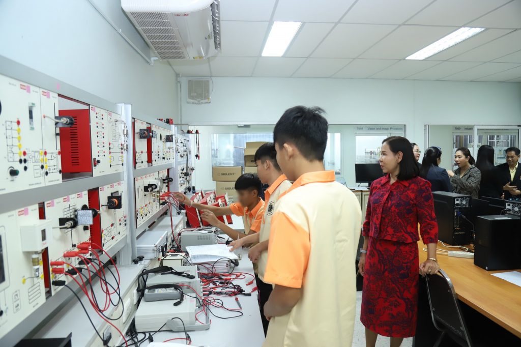 ปทุมวันต้อนรับรองอธิบดีกรมพินิจฯเข้าเยี่ยมชมการอบรมฝึกทักษะวิชาชีพช่างให้เด็กและเยาวชนฯ