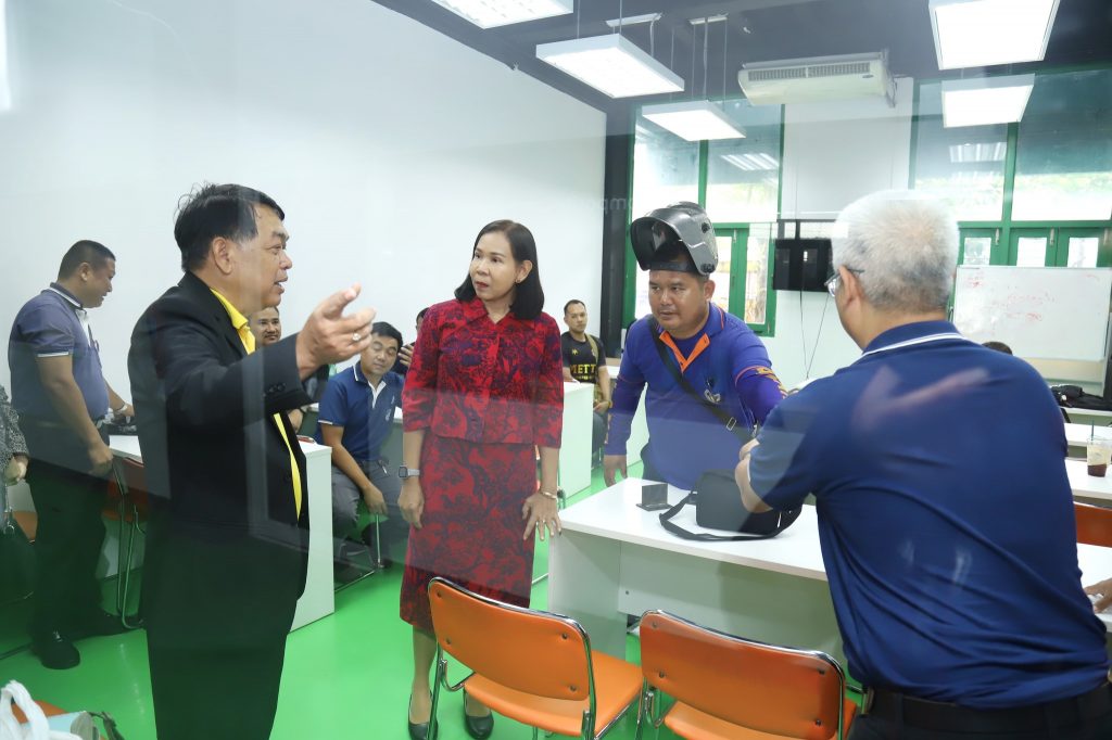 ปทุมวันต้อนรับรองอธิบดีกรมพินิจฯเข้าเยี่ยมชมการอบรมฝึกทักษะวิชาชีพช่างให้เด็กและเยาวชนฯ