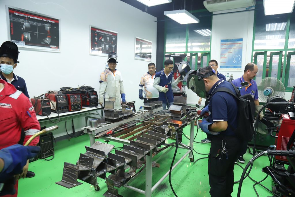 ปทุมวันต้อนรับรองอธิบดีกรมพินิจฯเข้าเยี่ยมชมการอบรมฝึกทักษะวิชาชีพช่างให้เด็กและเยาวชนฯ