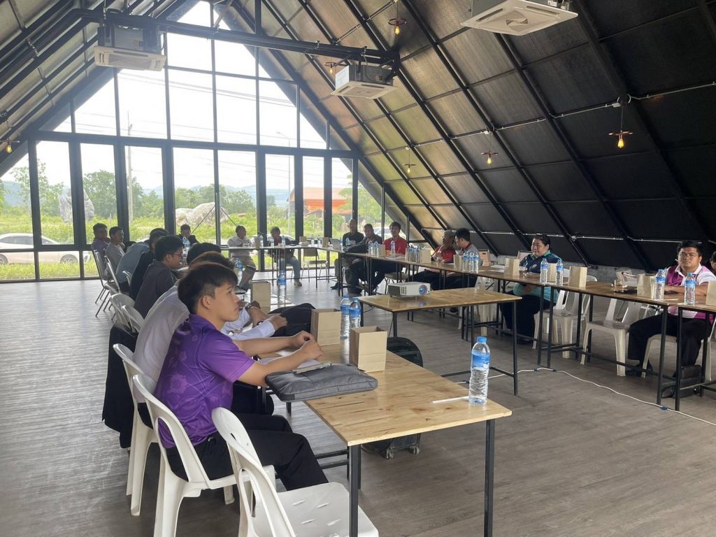 อธิการบดีประชุมการจัดการศึกษาฝึกวิชาชีพ ปวช.ทวิภาคี ให้รร.กาญจนบุรี 9 แห่ง