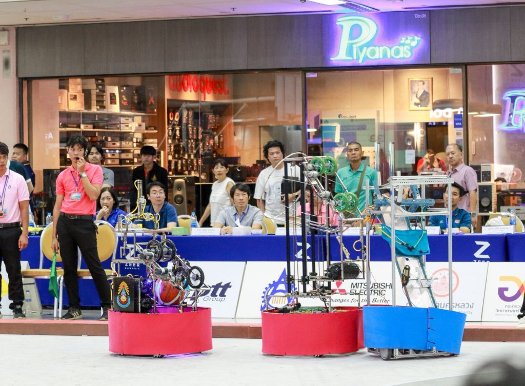 GOLD GEAR และ Mechatronics 1 ทะยานสู่รอบชิงชนะเลิศ ในการแข่งขันหุ่นต์ ส.ส.ท.68