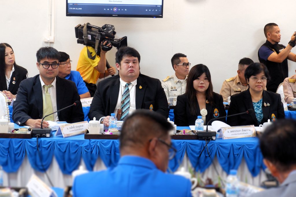 วท.ร่วมคณะองคมนตรี ตรวจเยี่ยมโรงเรียนในพื้นที่อุบลฯและอำนาจเจริญ