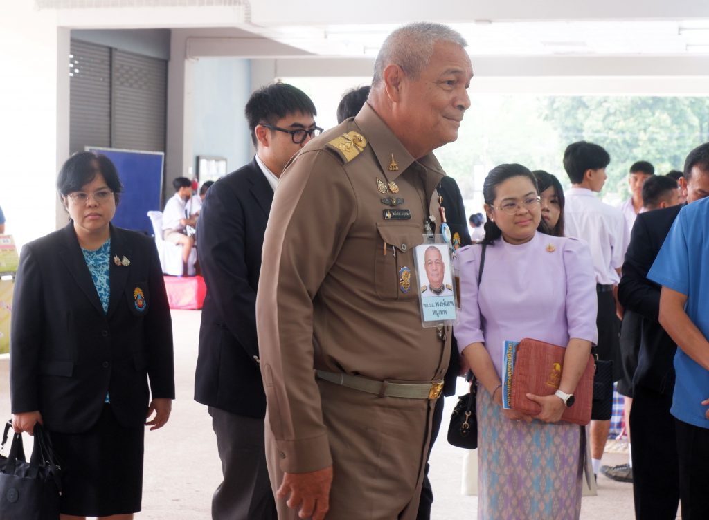 วท.ร่วมคณะองคมนตรี ตรวจเยี่ยมโรงเรียนในพื้นที่อุบลฯและอำนาจเจริญ