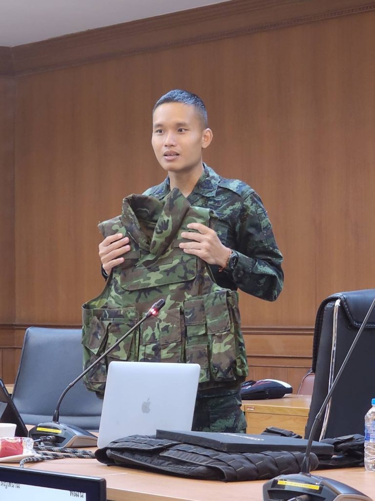 สถาบันเทคโนโลยีปทุมวัน เร่งพัฒนาเสื้อเกราะกันกระสุน เพื่อกำลังพลแนวหน้า