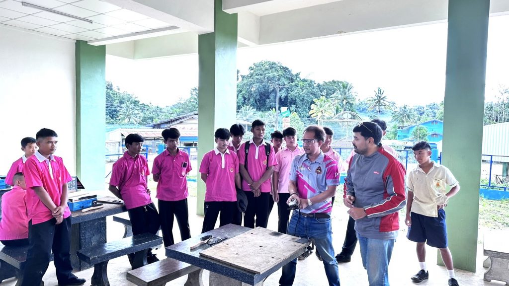 วศ. จัดอบรมพัฒนาทักษะวิชาช่าง แก่โรงเรียนขยายโอกาสในพื้นที่ทองผาภูมิ กาญจนบุรี