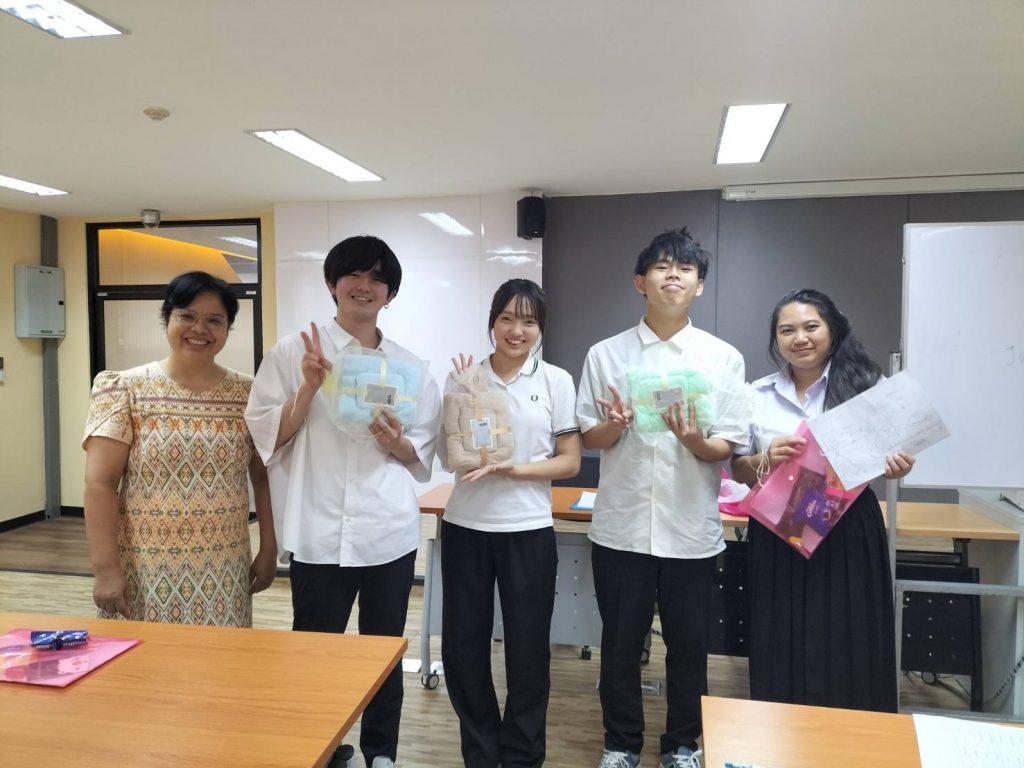 นักศึกษาแลกเปลี่ยนชาวญี่ปุ่นร่วมเรียนภาษาไทยพื้นฐาน เปิดมุมมองใหม่สู่การเรียนรู้วัฒนธรรมไทย