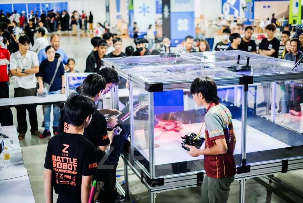 ทีมปทุมวันเข้ารอบ 8 ทีมสุดท้ายการแข่งขันหุ่นยนต์Zeer Battle Robot Championship 2025