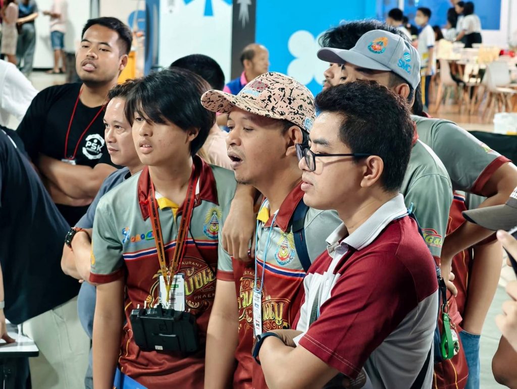 ทีมปทุมวันเข้ารอบ 8 ทีมสุดท้ายการแข่งขันหุ่นยนต์Zeer Battle Robot Championship 2025