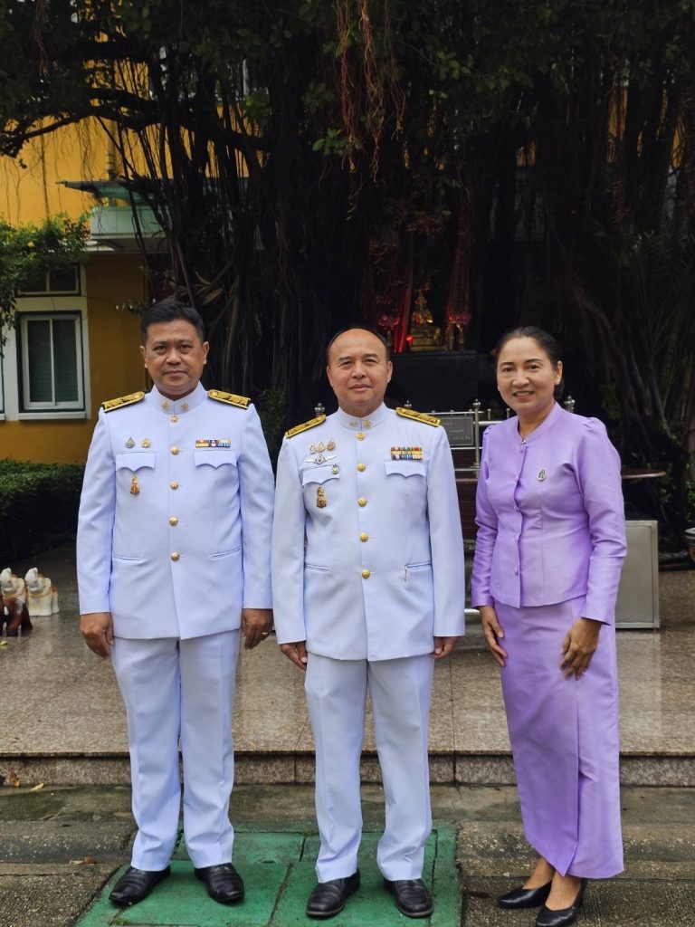 อธิการบดีเข้าเฝ้าฯ สมเด็จพระกนิษฐาธิราชเจ้า กรมสมเด็จพระเทพรัตนราชสุดาฯ สยามบรมราชกุมารี
