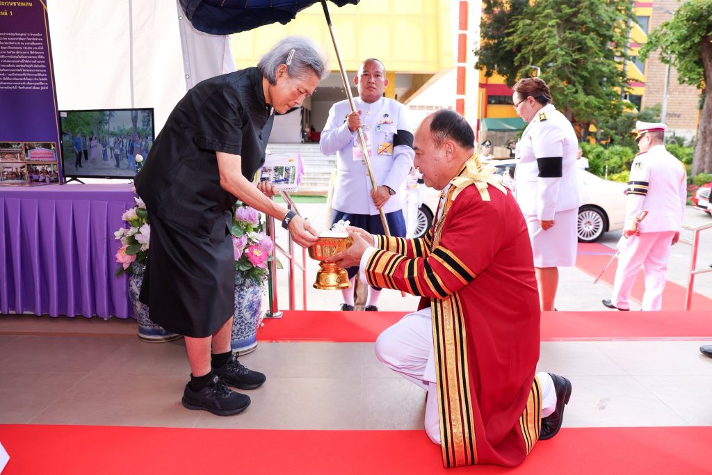 พิธีพระราชทานปริญญาบัตรแก่ผู้สำเร็จการศึกษาจากสถาบันเทคโนโลยีปทุมวัน ประจำปีการศึกษา 2565 - 2567