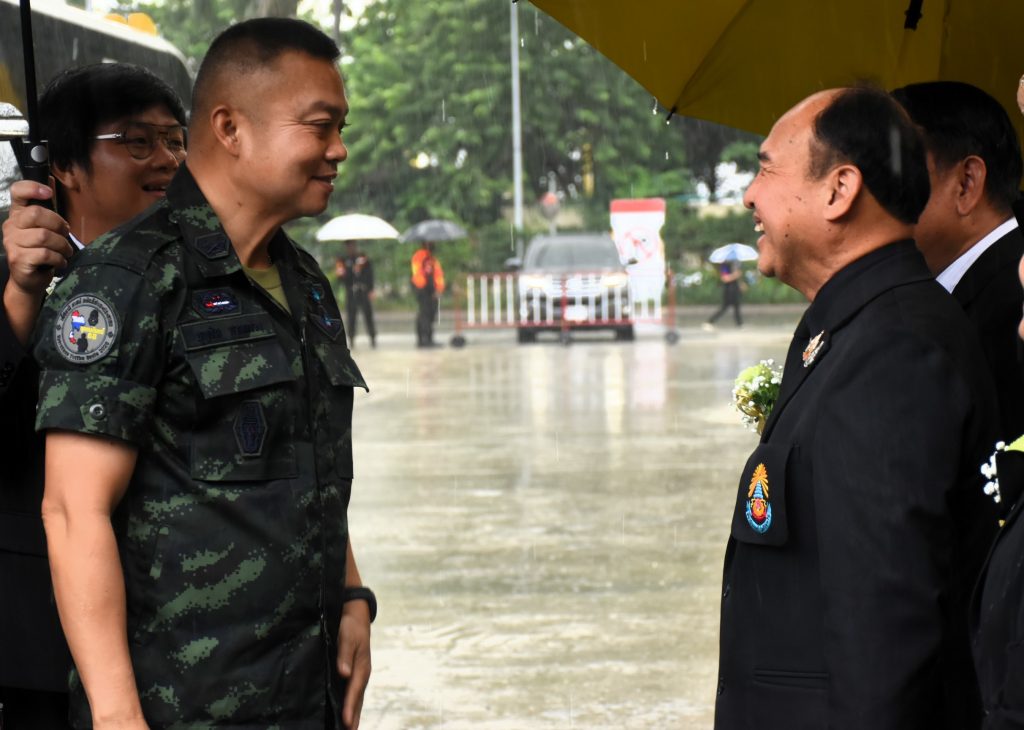 พลโท บุญสิน พาดกลาง บรรยายพิเศษและเสวนา หัวข้อ "เยาวชนไทยร่วมใจรักชาติ รักแผ่นดินและปลูกจิตสำนึก ด้านคุณธรรม จริยธรรม ความโปร่งใส เพื่อความมั่นคงของชาติ"