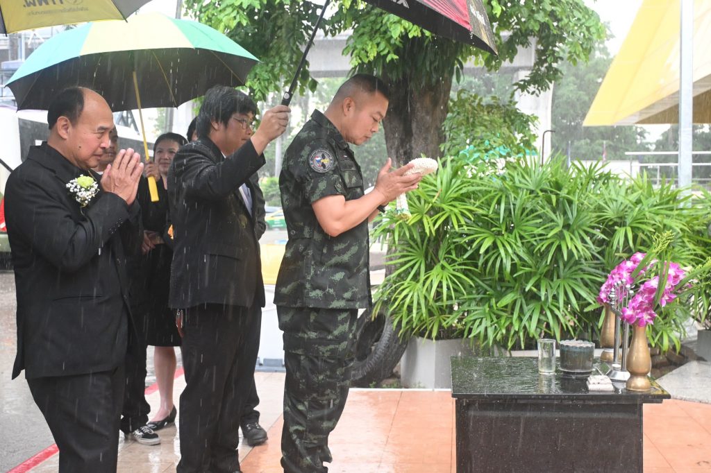 พลโท บุญสิน พาดกลาง บรรยายพิเศษและเสวนา หัวข้อ "เยาวชนไทยร่วมใจรักชาติ รักแผ่นดินและปลูกจิตสำนึก ด้านคุณธรรม จริยธรรม ความโปร่งใส เพื่อความมั่นคงของชาติ"