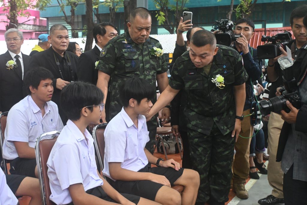 พลโท บุญสิน พาดกลาง บรรยายพิเศษและเสวนา หัวข้อ "เยาวชนไทยร่วมใจรักชาติ รักแผ่นดินและปลูกจิตสำนึก ด้านคุณธรรม จริยธรรม ความโปร่งใส เพื่อความมั่นคงของชาติ"