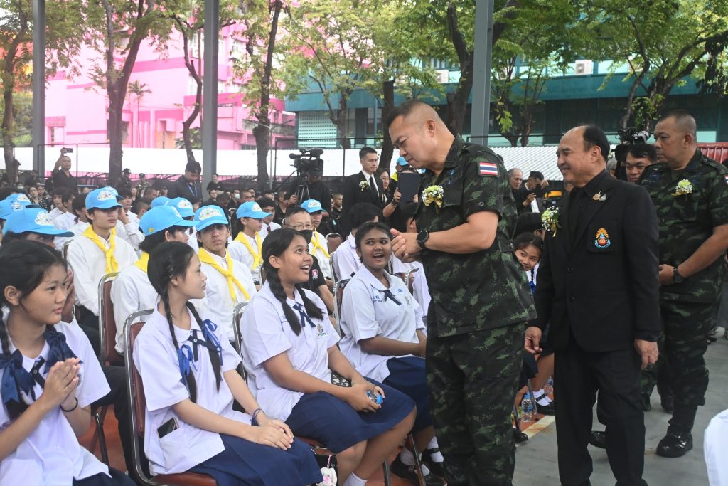 พลโท บุญสิน พาดกลาง บรรยายพิเศษและเสวนา หัวข้อ "เยาวชนไทยร่วมใจรักชาติ รักแผ่นดินและปลูกจิตสำนึก ด้านคุณธรรม จริยธรรม ความโปร่งใส เพื่อความมั่นคงของชาติ"