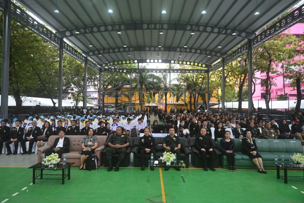 พลโท บุญสิน พาดกลาง บรรยายพิเศษและเสวนา หัวข้อ "เยาวชนไทยร่วมใจรักชาติ รักแผ่นดินและปลูกจิตสำนึก ด้านคุณธรรม จริยธรรม ความโปร่งใส เพื่อความมั่นคงของชาติ"