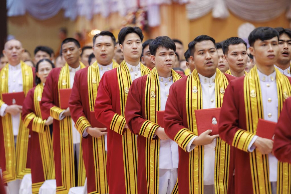 สมเด็จพระกนิษฐาธิราชเจ้า กรมสมเด็จพระเทพรัตนราชสุดาฯ สยามบรมราชกุมารี ทรงปฏิบัติพระราชกรณียกิจแทนพระองค์ ในการพระราชทานปริญญาบัตรแก่ผู้สำเร็จการศึกษาจากสถาบันเทคโนโลยีปทุมวัน ประจำปีการศึกษา 2565 - 2567