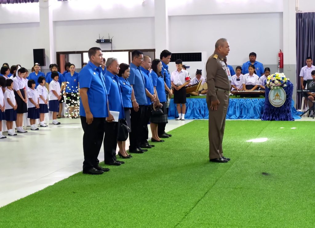 องคมนตรีมอบสิ่งของพระราชทาน และตรวจเยี่ยมการดำเนินงานด้านการจัดการศึกษาของโรงเรียนราชประชานุเคราะห์ 59 แม่ฮ่องสอน
