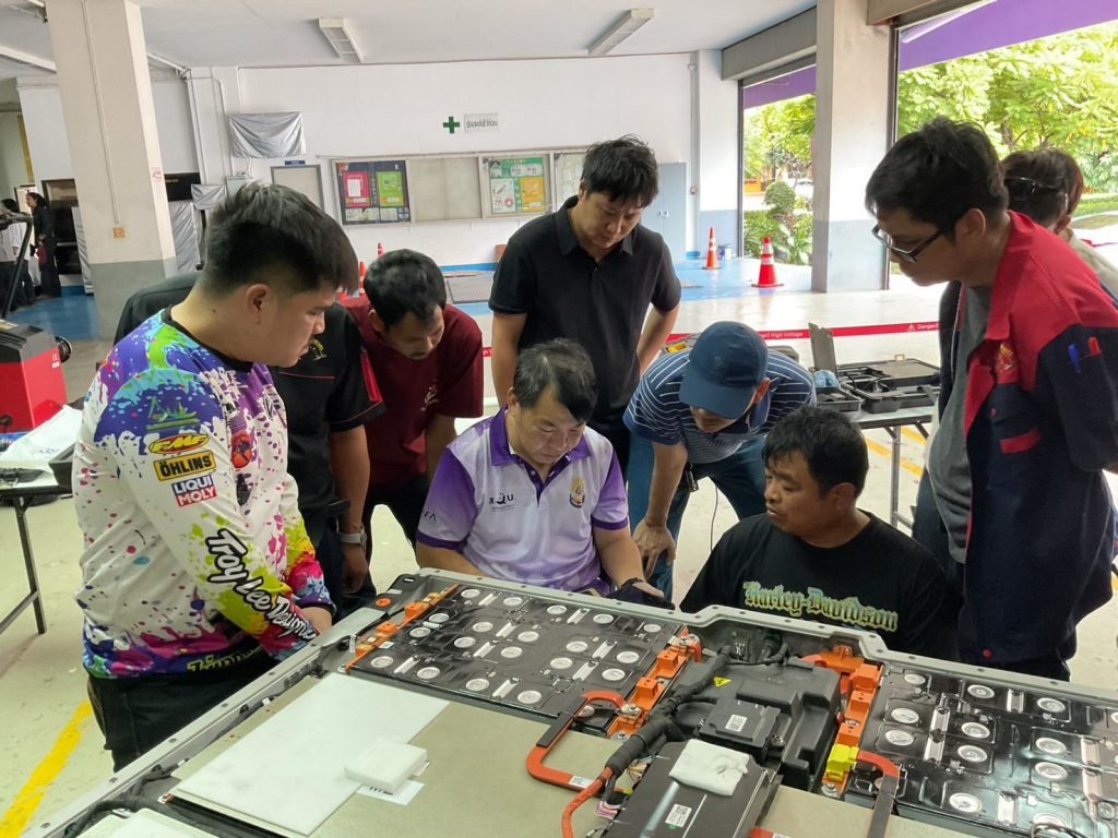 สทป.รับมอบรถยนต์ไฟฟ้า BYD ATTO 3 เพื่อส่งเสริมและสนับสนุนการพัฒนากำลังคนด้านเทคโนโลยียานยนต์ไฟฟ้า