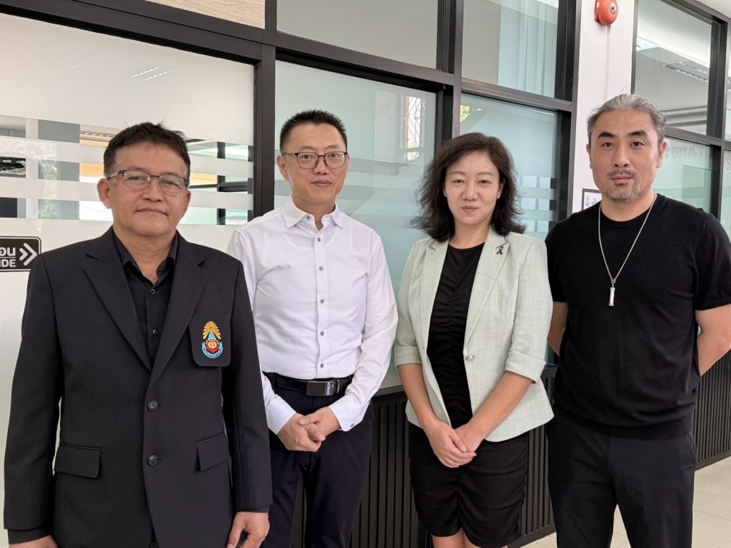 บริษัท เน็กซัส บริดจ์ จำกัด เยี่ยมชมสถานที่สอบภาษาอังกฤษ