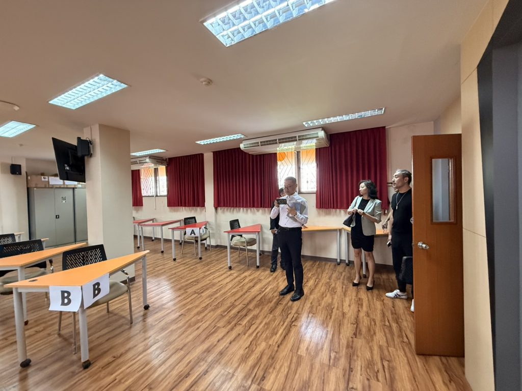 บริษัท เน็กซัส บริดจ์ จำกัด เยี่ยมชมสถานที่สอบภาษาอังกฤษ