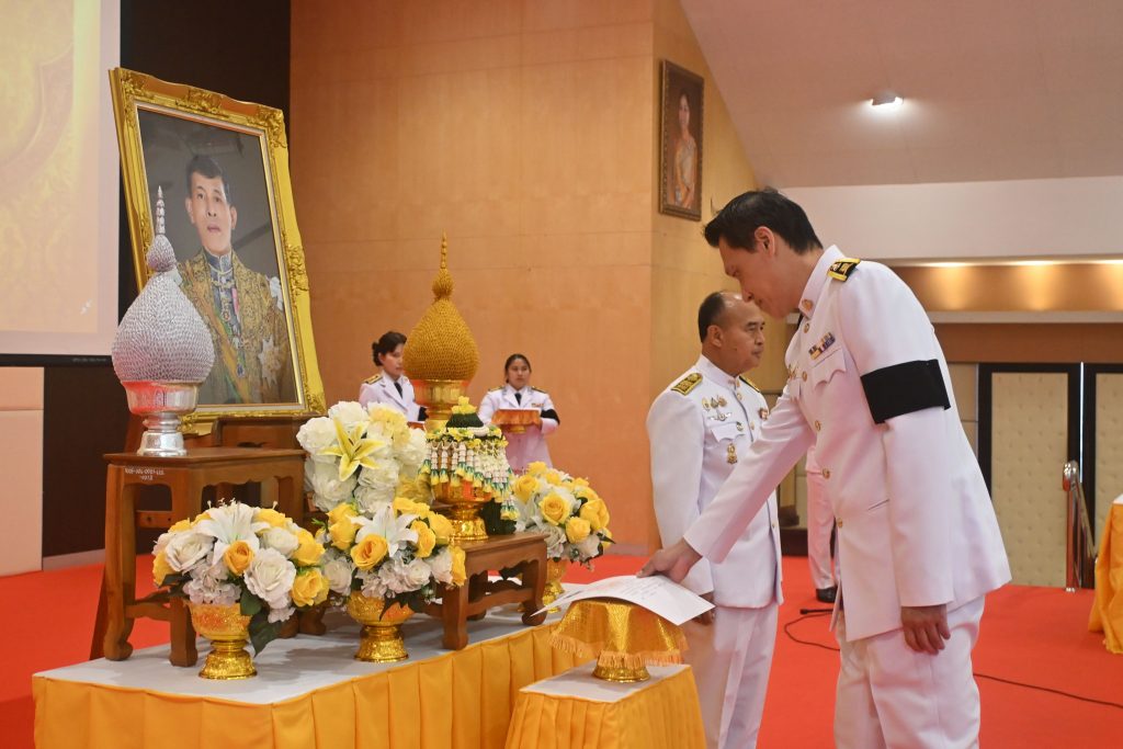 สถาบันเทคโนโลยีปทุมวัน จัดพิธีรับพระราชทานเครื่องราชอิสริยาภรณ์ เบื้องหน้าพระบรมฉายาลักษณ์ พระบาทสมเด็จพระวชิรเกล้าเจ้าอยู่หัว (รัชกาลที่ 10)